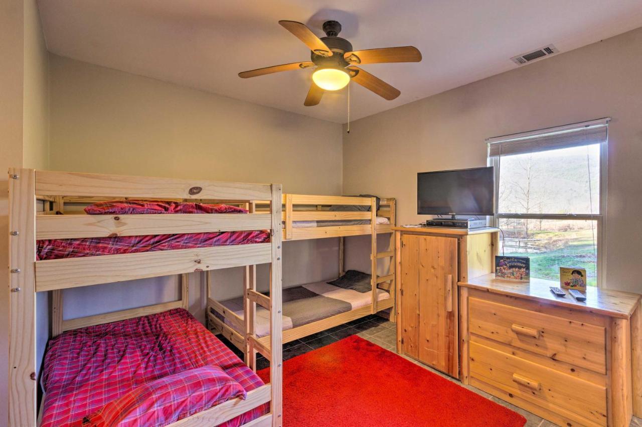 Pet-Friendly Blue Ridge, Cherokee Forest Retreat! Greeneville Eksteriør billede