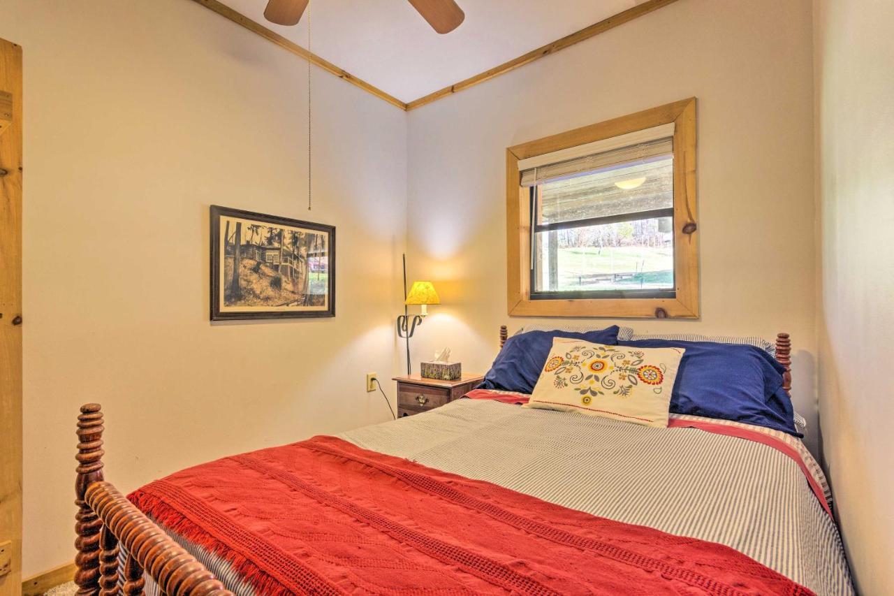 Pet-Friendly Blue Ridge, Cherokee Forest Retreat! Greeneville Eksteriør billede